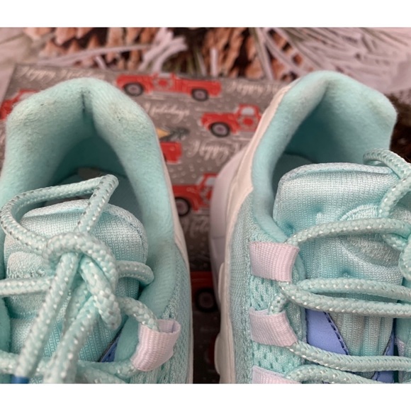 Women’s Nike Air Max 95 - Picture 3 of 7